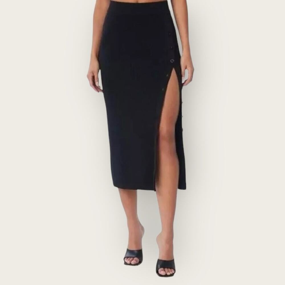 NWT | Lita by Ciara | Side Button Ribbed Midi Skirt | Black | Medium